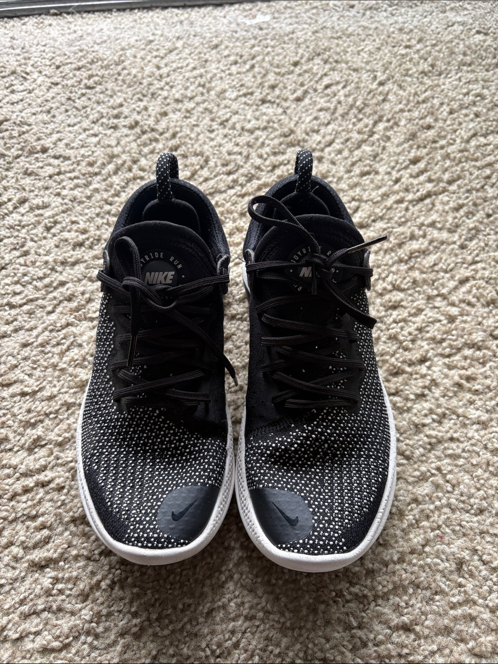 Nike women’s joy ride Oreo Knit Sneakers
